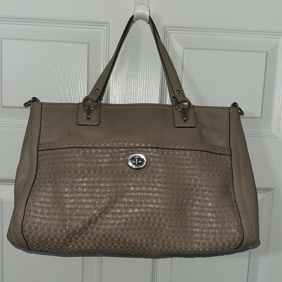 Coach Handbags - Coach Tote